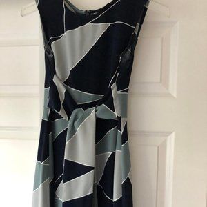 Ann Taylor - Geometric Print Dress. Size: 00P